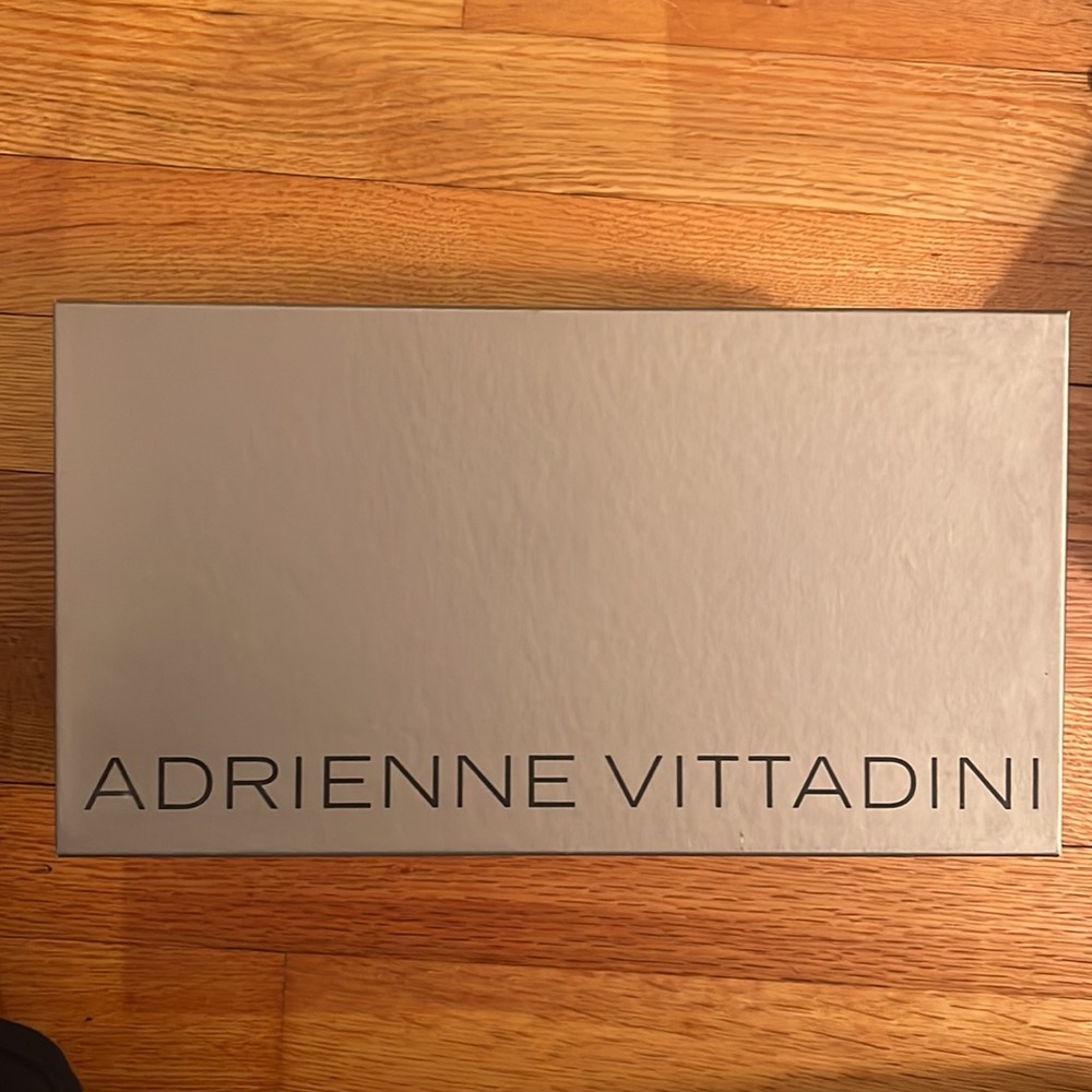Adrienne Vittadini Black croc embossed leather heels size 7.5 & 3.5 in heels - Picture 6 of 7